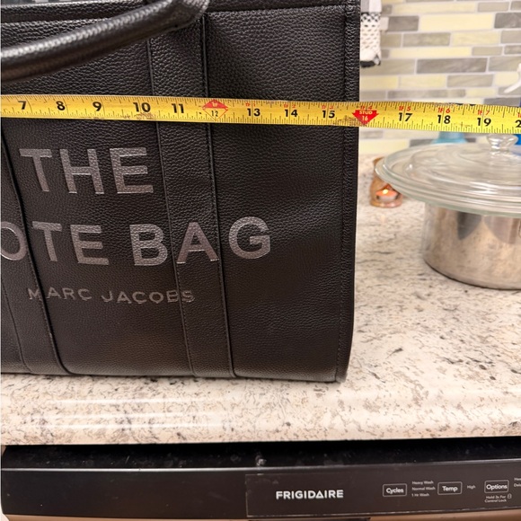 Marc Jacobs Black Tote Bag - Picture 4 of 6